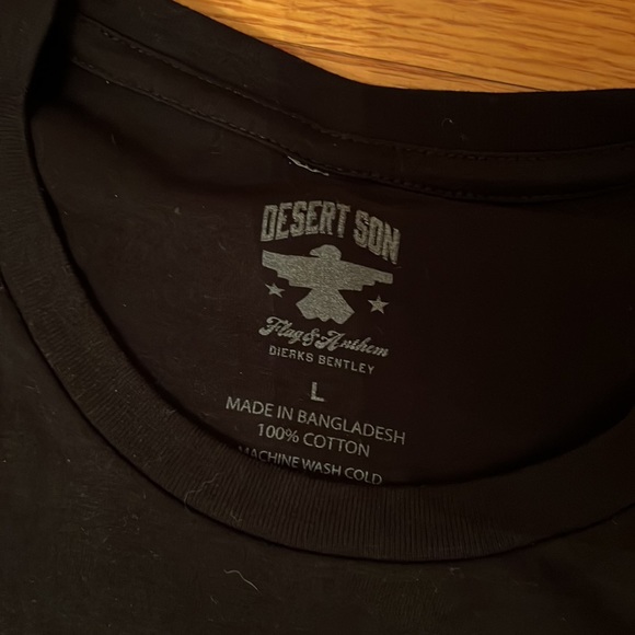 Dierks Bentley: Nashville Flag & Anthem Desert Son T-Shirt Size L NWOT - Picture 2 of 5